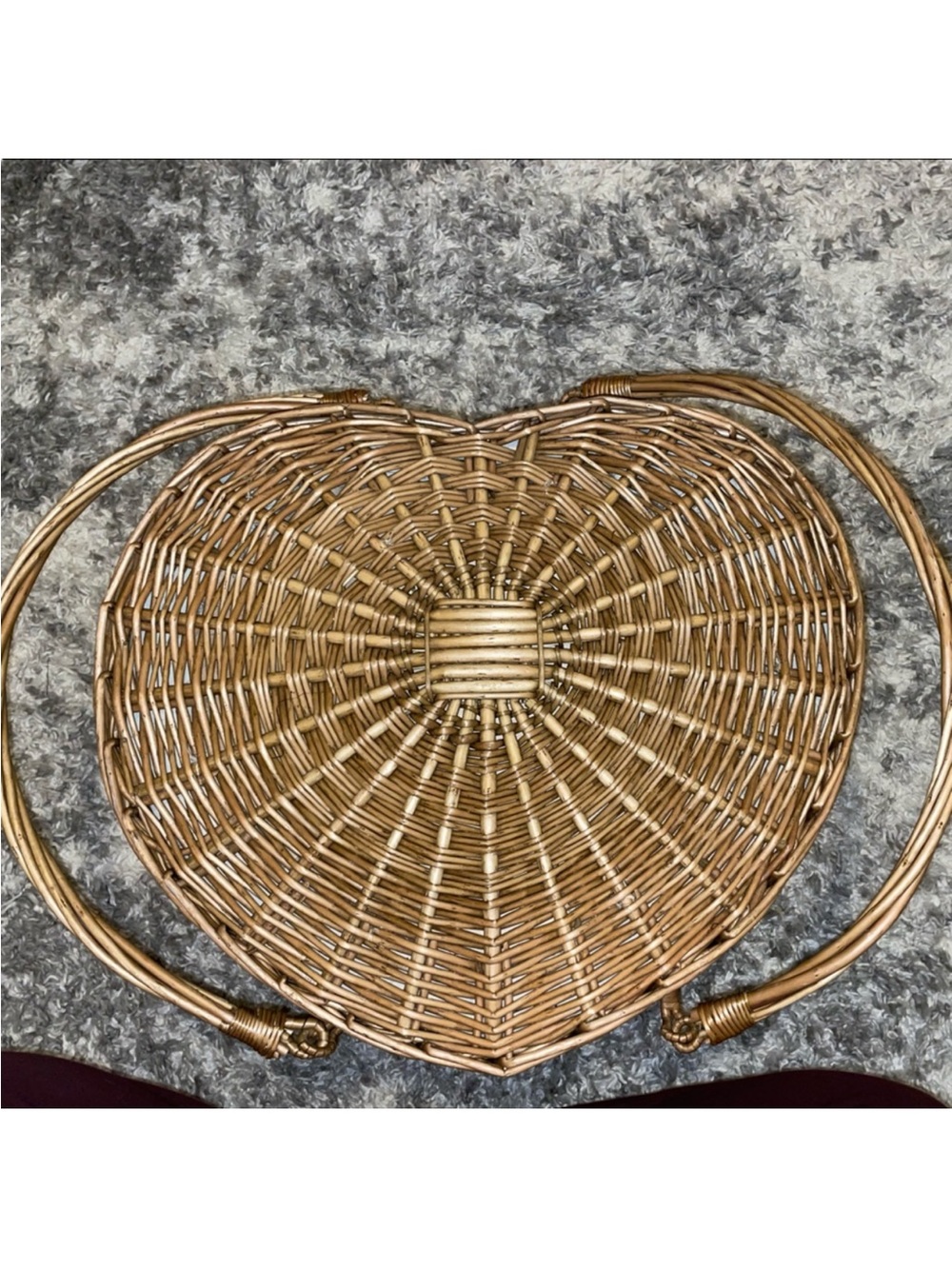 Large Heart Woven Wicker Picnic Basket Handled Tote - Picture 3 of 6